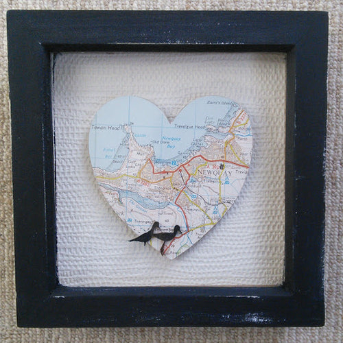 Box frame picture with map on a heart
