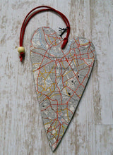Signpost Original Gifts - Hanging heart personalised with your choice of map location